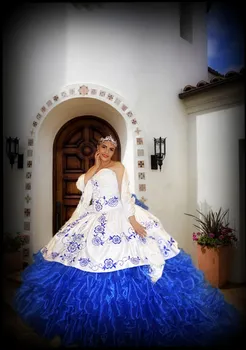 Mexické Vyšívané Quinceanera Šaty Bez Rukávov Zlatíčko Výstrih Odnímateľný Kráľovská Modrá Organza Sukne Dlhé Formálnej Strany Šaty