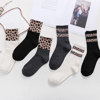 Nové osobné populárne on-line populárne populárne leopard tlač sockChildren je rebra dva bary leopard tlač stredné trubice žena ponožky